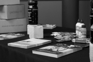 On parle vélo et accessoires cyclistes sur le stand Pédaleur