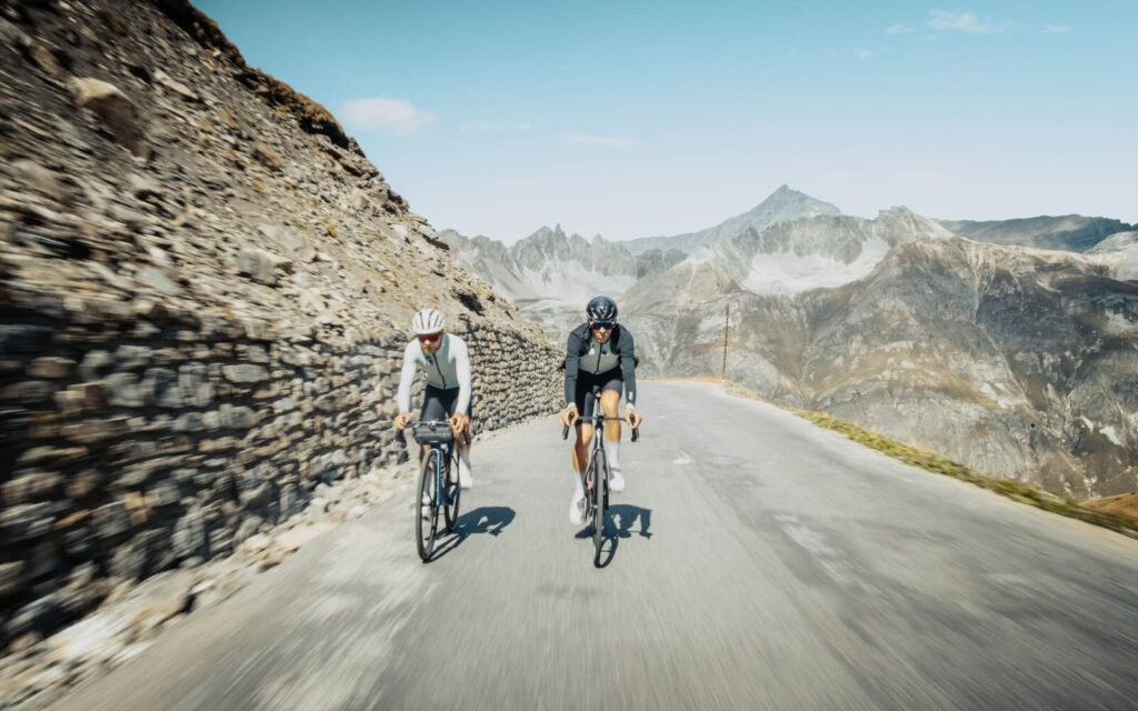 cyclisme sur route dans les Alpes